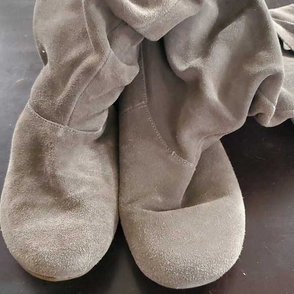 Boots - Picture 3 of 3